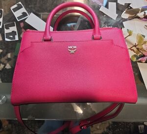 MCM MINI TOTE. BUY TRU JULY AND GET A FREE ENTRY FOR THE NEVERFULL GIVEAWAY